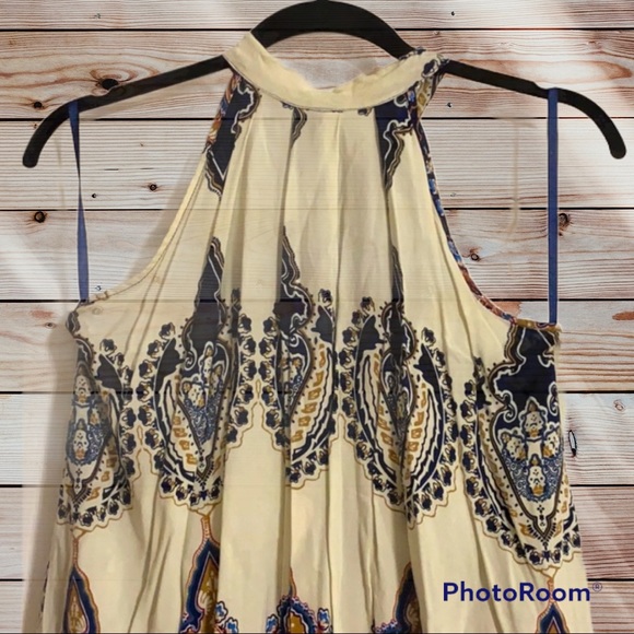 Women’s dress - Picture 3 of 6